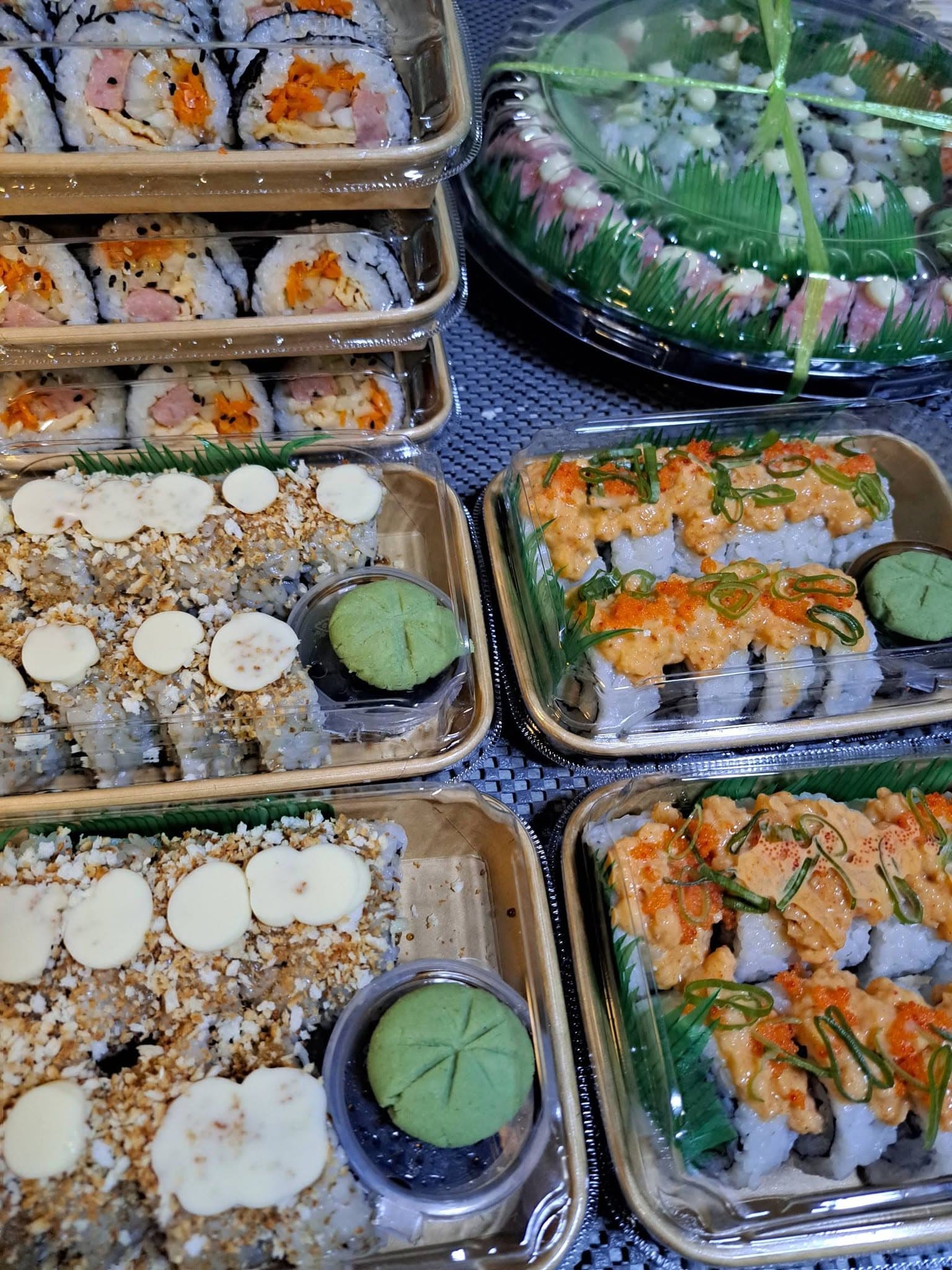 Freshly prepared Henessy Rølls sushi and kimbap order 39